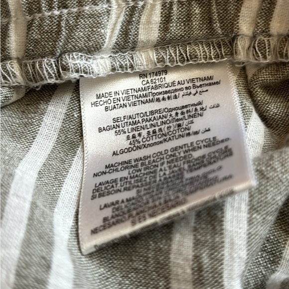 BCBG striped linen/cotton size small pants - Picture 6 of 6